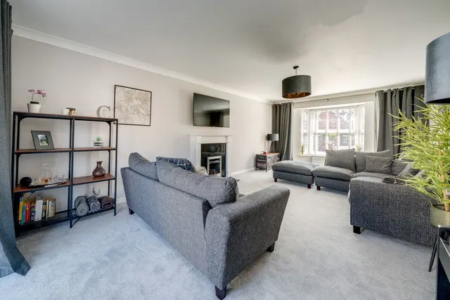 Photo 2 — Fern View, Gomersal BD19 4PE