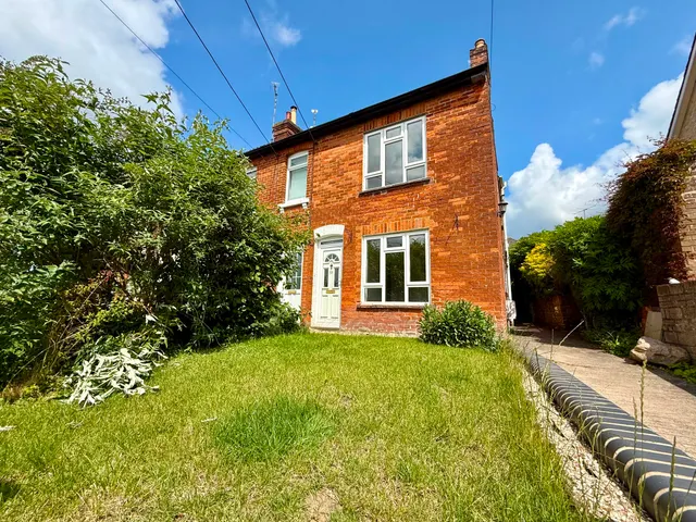 Priors Hill, Swindon, Wiltshire, SN4 0RL, photo 1