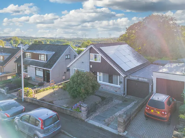 Glenfield Road, Cowdenbeath, KY4, photo 1
