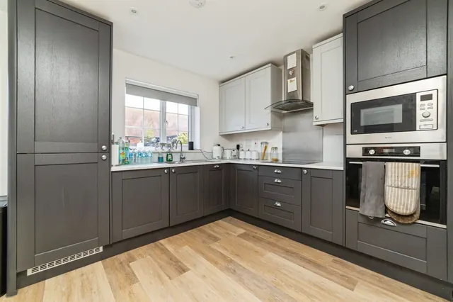 Photo 2 — Nightingale Road, Great Barford, Bedford
