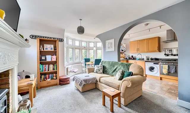 College Road, Epsom, KT17, photo 3