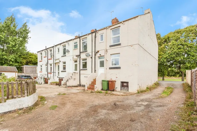 Ferry Lane, Stanley, Wakefield, photo 1