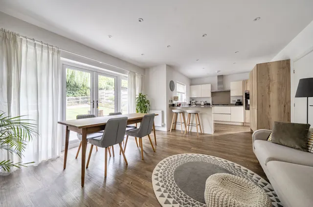 Photo 2 — Chilloway Close, Crondall, Farnham, Hampshire, GU10 5SB