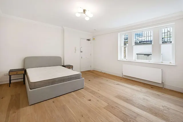 Photo 2 — Strathmore Gardens, London, W8 4RZ