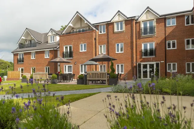 Cedar Avenue, Alsager, ST7, photo 1
