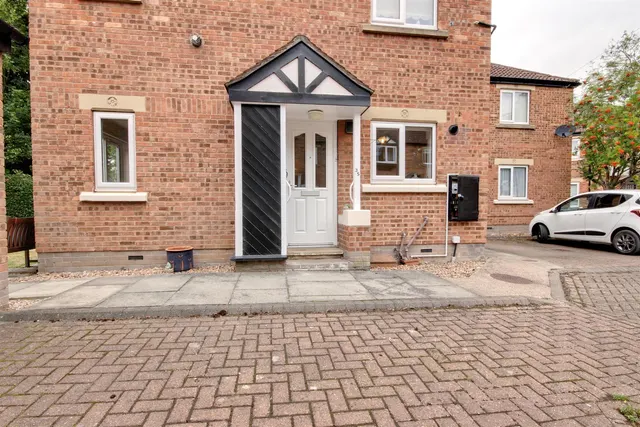 Applegarth Mews, Crescent Street, Cottingham, photo 1