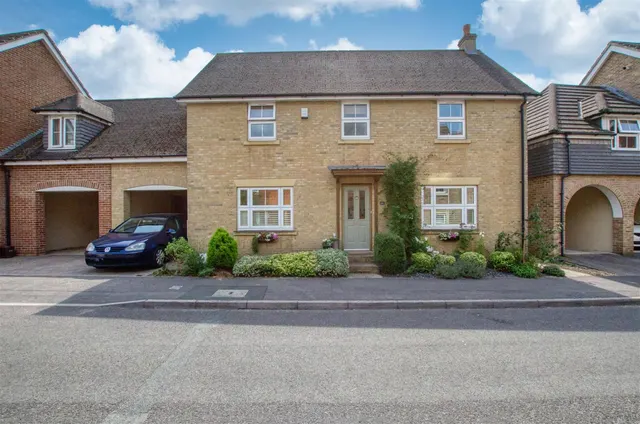Lyons Place, Hedge End, Southampton, SO30 0JB, photo 1