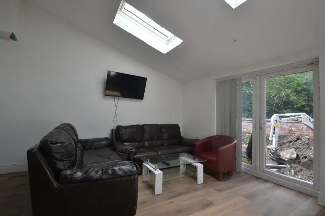 Albion Road, Fallowfield, M14, photo 2