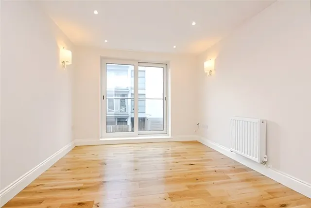 Mantle Road, London, SE4, photo 2