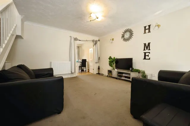 Photo 2 — De Havilland Avenue, Shortstown, Bedford, Bedfordshire, MK42