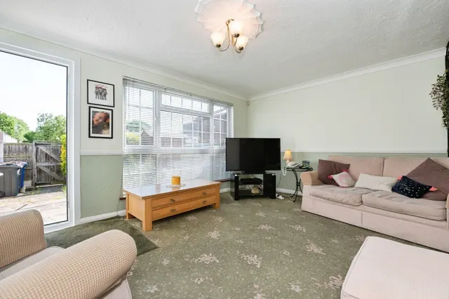 Photo 3 — Viola Close, South Ockendon, Essex, RM15