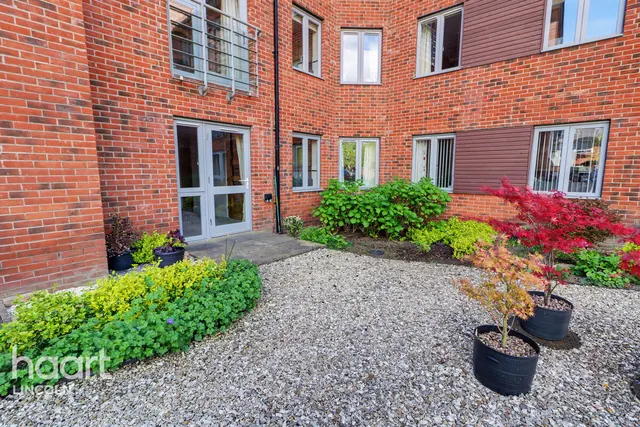 Newport, Lincoln, LN1, photo 1