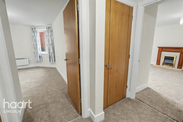 Newport, Lincoln, LN1, photo 3