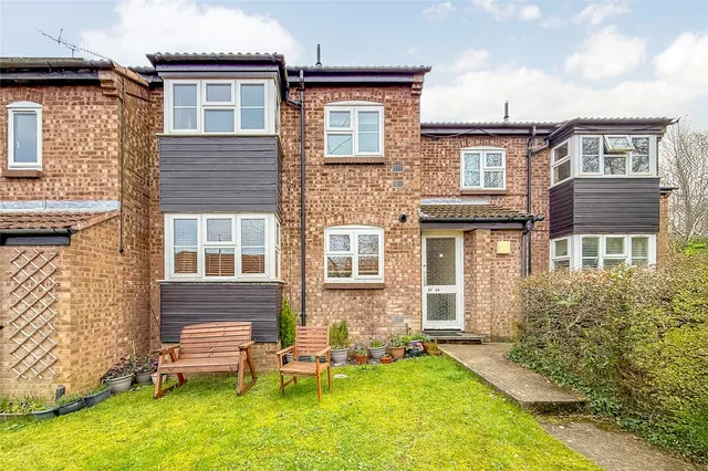 Taylor Close, St. Albans, Hertfordshire, AL4 9YB, photo 1