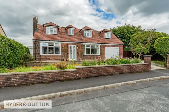 Marsden Close, Thornham, OL16, photo 1