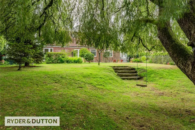 Marsden Close, Thornham, OL16, photo 3