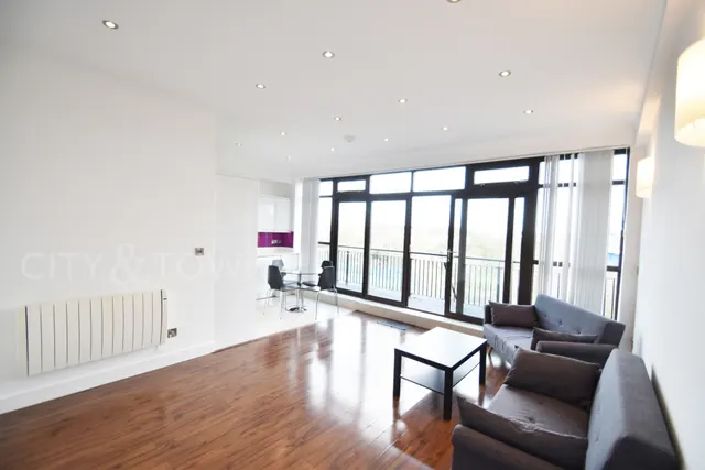 Photo 3 — 36-40 Copperfield Road, Mile End - Bow, E3