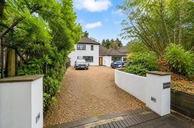 Hendon Wood Lane, Mill Hill, NW7, London, photo 1