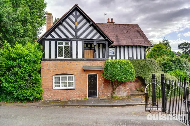Photo 2 — Worcester Road, Droitwich, Worcestershire, WR9 8AA