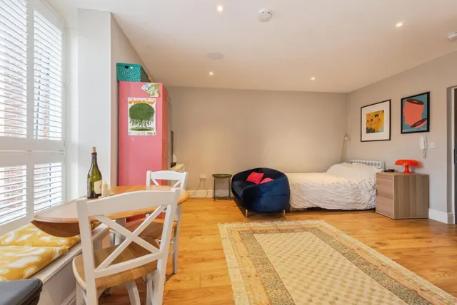 St. Martins Walk, Dorking, RH4, photo 3