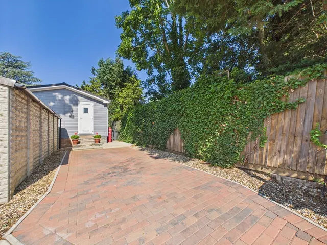 Manor Court, Biggleswade, SG18, photo 2