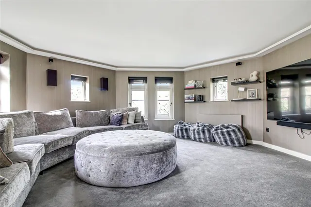 Photo 2 — Fitzjohns Avenue, Hampstead, London, NW3 5LS