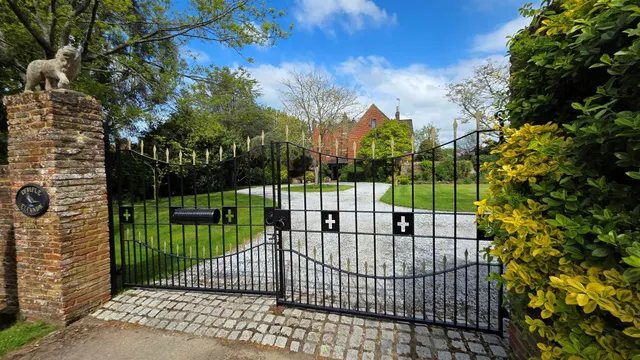 Photo 2 — Temple Lane, Capel, Dorking