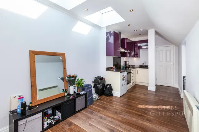 High Street, Uxbridge Fees Apply, UB8, photo 1