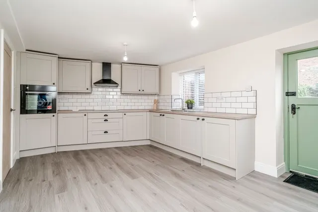Wigan Road, Euxton, PR7, photo 3