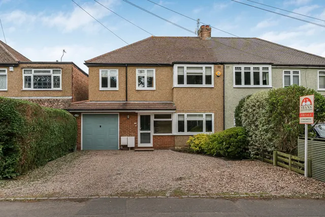 Penton Hook Road, Staines-upon-Thames, photo 1