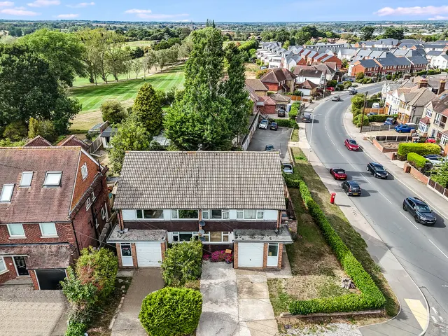 130 Wood Street, Chelmsford, Essex, CM2 8BL, photo 1