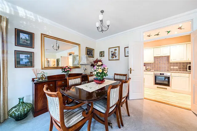 Castle Village, Berkhamsted, photo 2