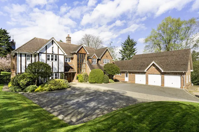 Martinsend Lane, Great Missenden, HP16, photo 1