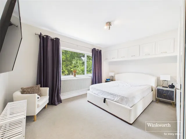 Manor Hall Drive, Hendon, NW4, photo 2