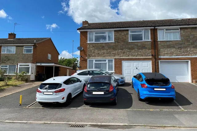 Chichester Avenue, Kidderminster, photo 1