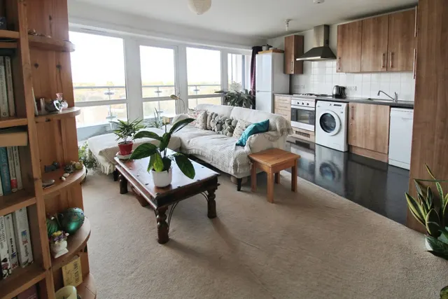 Poplar Place, SE28, photo 2