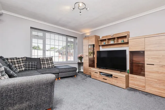 Magnet Walk, Erdington, B23, photo 2