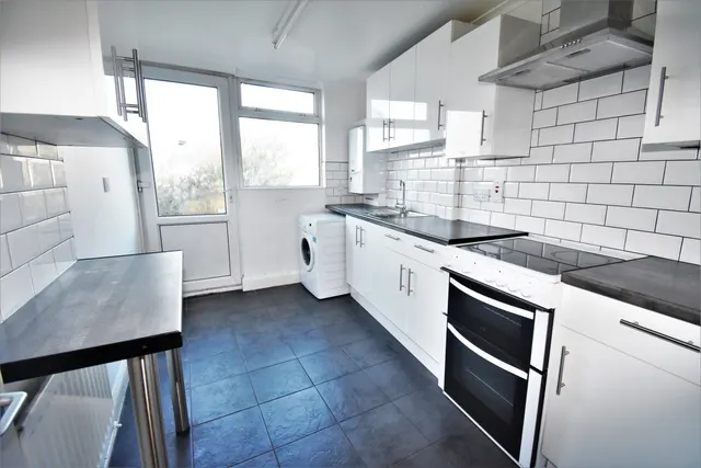 Eltham High Street, London, SE9, photo 1