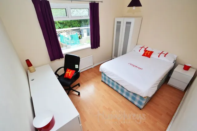Bradford Crescent, Durham, DH1, photo 1