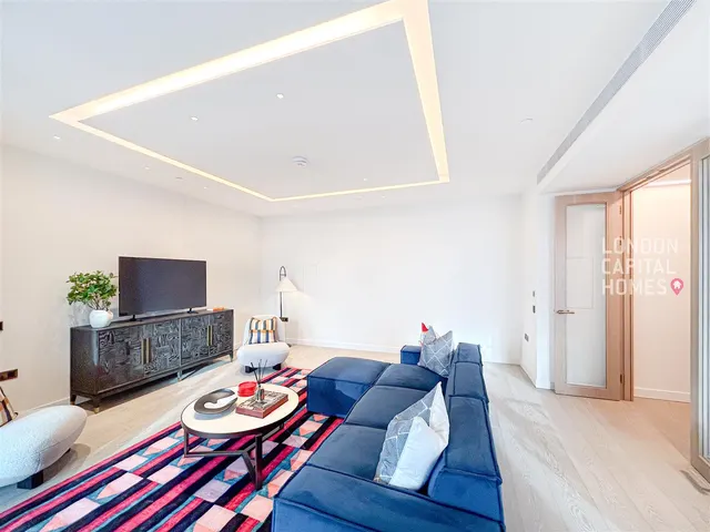Nine Elms Lane, London, photo 1