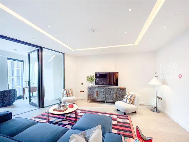 Nine Elms Lane, London, photo 3