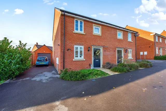 Dollery Way, Basingstoke, Hampshire, RG24 9NE, photo 1