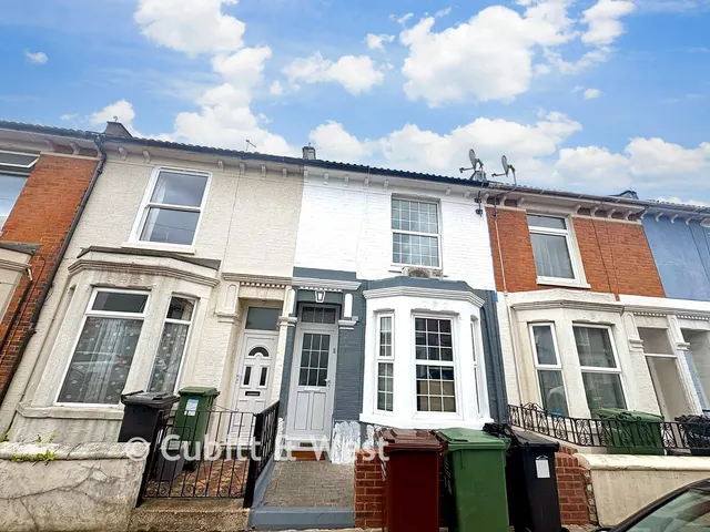 Eastfield Road, Southsea, PO4, photo 2
