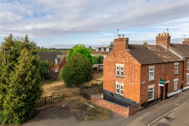 Hinwick Road, Wollaston, NN29, photo 2