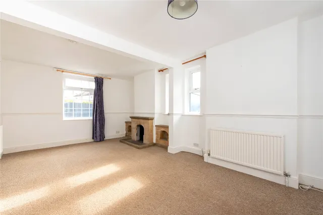 Hinwick Road, Wollaston, NN29, photo 3