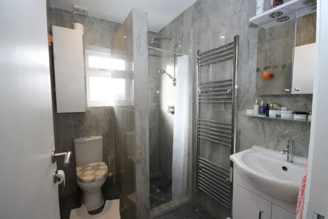 Wetherby Close, Northolt, UB5, photo 3