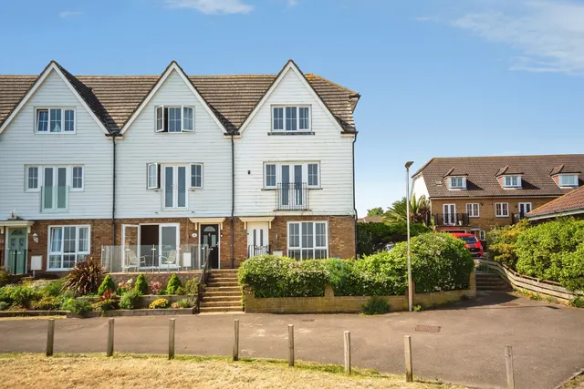 Waterside Lane, Gillingham, photo 1