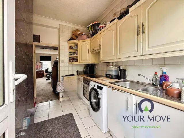 Photo 3 — Hough Lane, Wombwell, Barnsley, S73