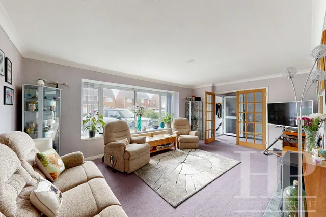 Eastwood, Crawley, RH10, photo 3