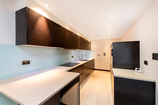 Photo 2 — Elsworthy Rise, Primrose Hill, London, NW3 3SH